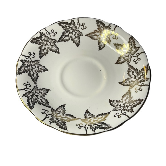 Vintage Royal Winton Gold floral tea cup & saucer bone china England - Picture 10 of 12